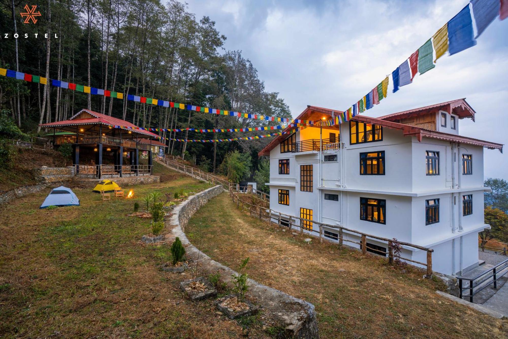 Zostel Rinchenpong Hostel Luaran gambar